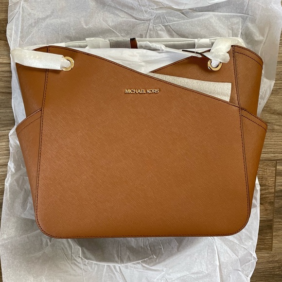 Michael Kors Jet Set Large Saffiano Tan Leather Shoulder Bag - Picture 6 of 8